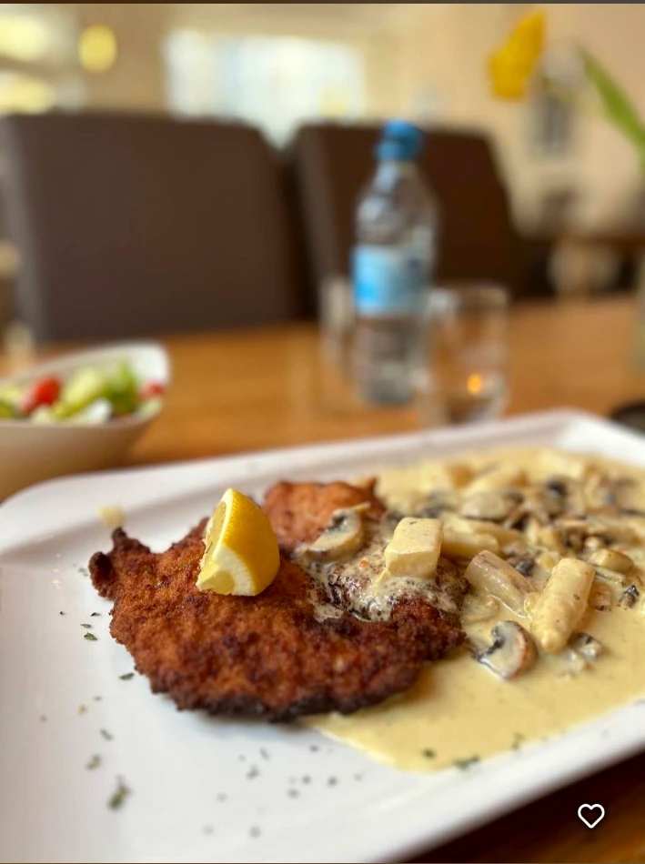 Geflügel-Schnitzel mit cremiger Sauce im DIARI